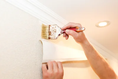 Pose de papier peint à Coubon — revêtements muraux et toiles de verre